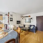 Attractive 2 People Apt For 2 People In Saint-Lazare Paris By Weekome